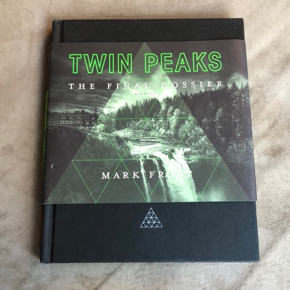 Twin Peaks: The Final Dossier - Picture 1 of 3